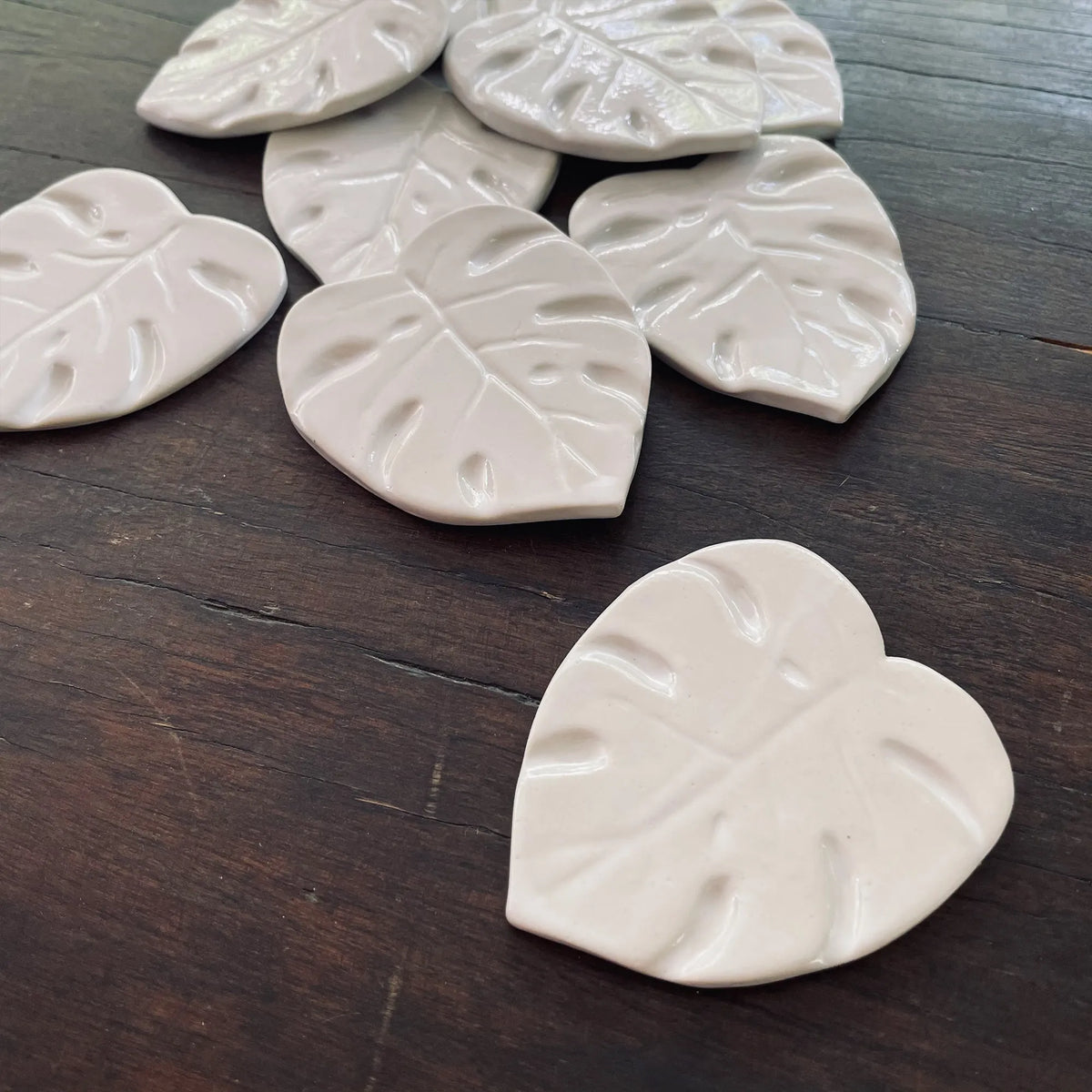 Monstera Ceramic Brush Rest