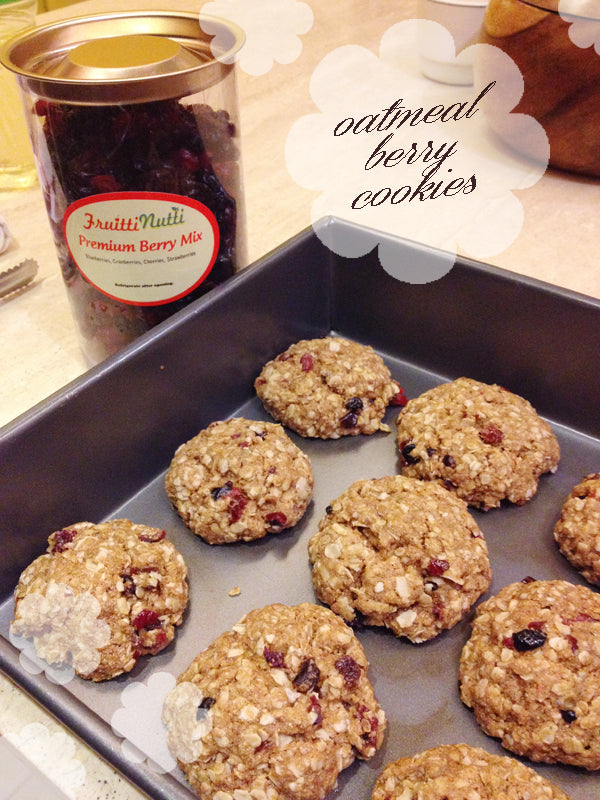 Sunday7: The Most Perfect Oatmeal Berry Cookies Evahhhh