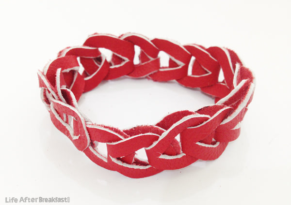 DIY: Interlocking Leather Bracelet