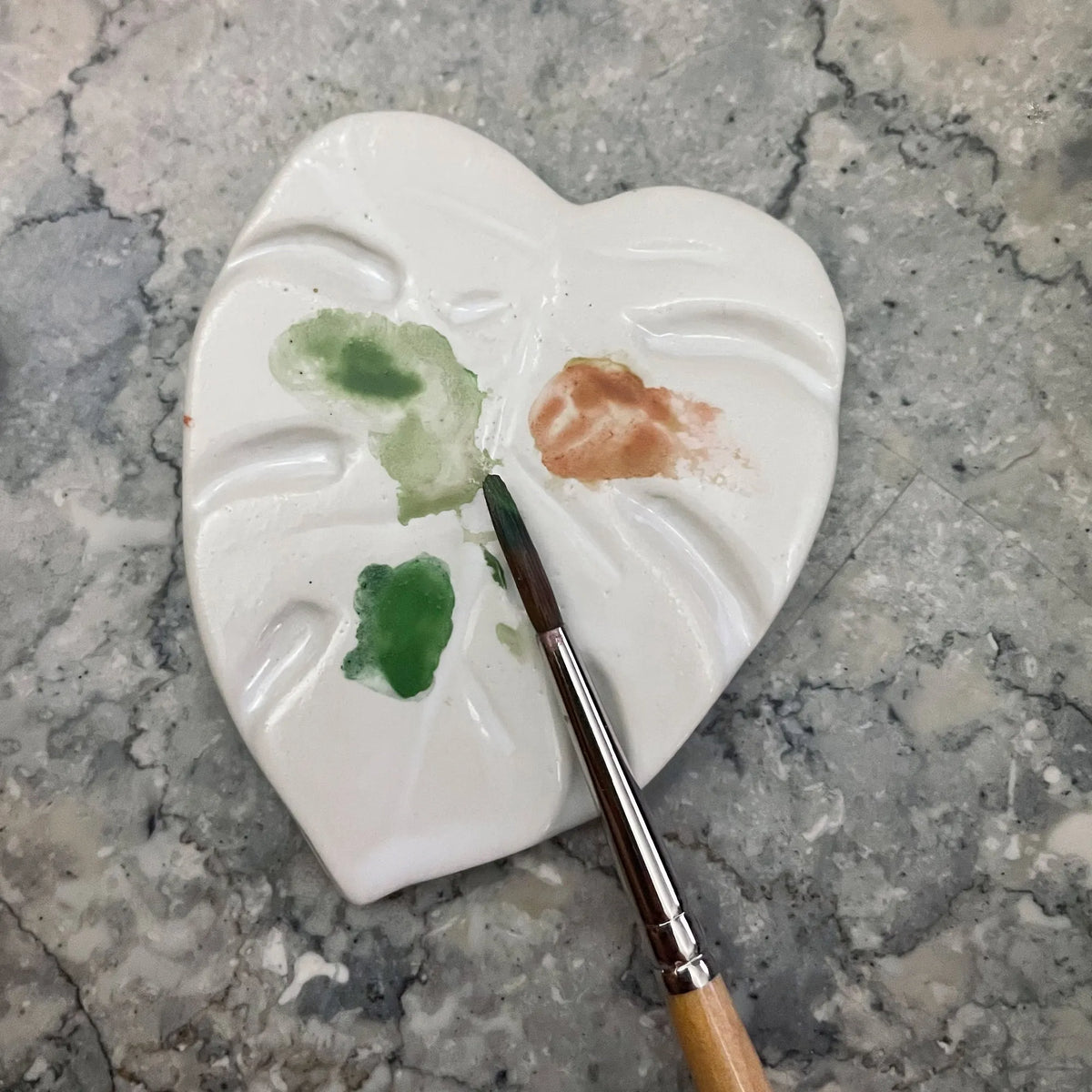 Monstera Ceramic Brush Rest