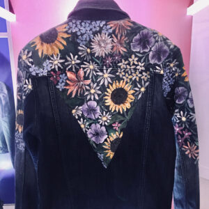 #TheArtOfGUESS DENIM JACKET Handpainted pattern on denim jacket for #TheArtofGUESS exhibit featuring my favorite flowers from my walk around the Baguio Botanical Garden: alstroemerias, petunias, daisies, mums, sunflowers, and dahlias—because nothing brings me back to Baguio childhood memories more than a jean jacket! 2018.